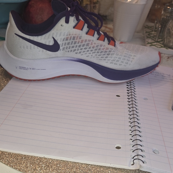 Shoes - Picture 5 of 10